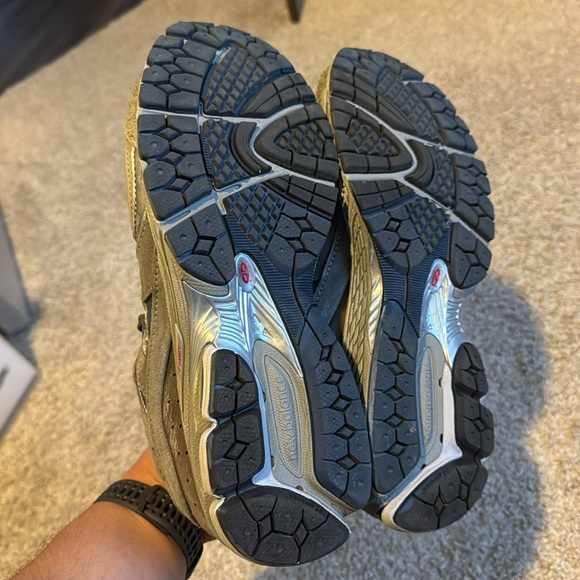 New Balance 2002r - (Castle) - Men’s 8.5 - Picture 3 of 5